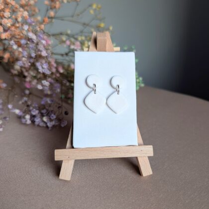 Biała harmonia - Ręcznie robione kolczyki z modeliny