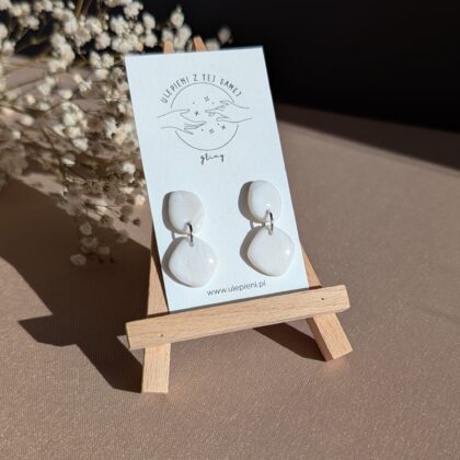 Eleganckie białe, dwuelementowe - Ręcznie robione kolczyki z modeliny