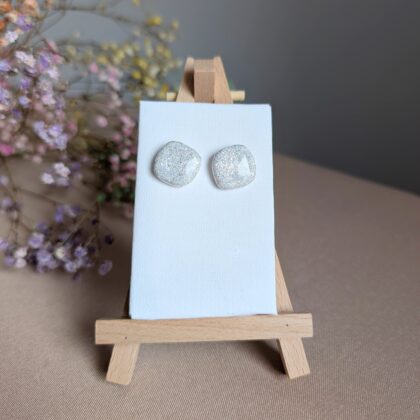 Sztyfty z holo brokatem 2 - Ręcznie robione kolczyki z modeliny