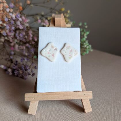 Geometryczne kremowe kolczyki z muszlą abalone