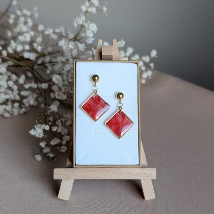 Czerwono-złoty marmurek - Ręcznie robione kolczyki z modeliny