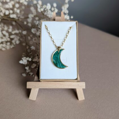 Księżycowa zielona zawieszka - Ręcznie robiona biżuteria z modeliny